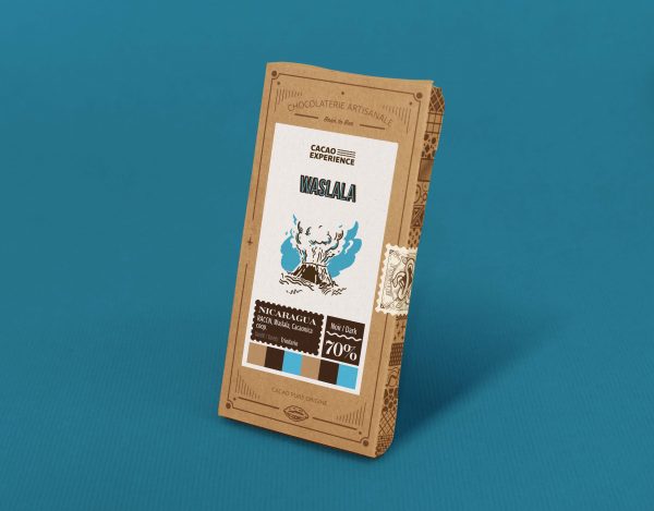 Tablette de chocolat avec son emballage kraft. 70% de cacao, origine Nicaragua.