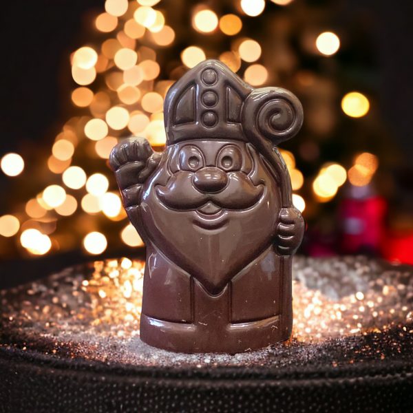 Moulage au chocolat noir 70%. La Saint Nicolas est une tradition vivante en Alsace. Elle est célébrée le 6 décembre.